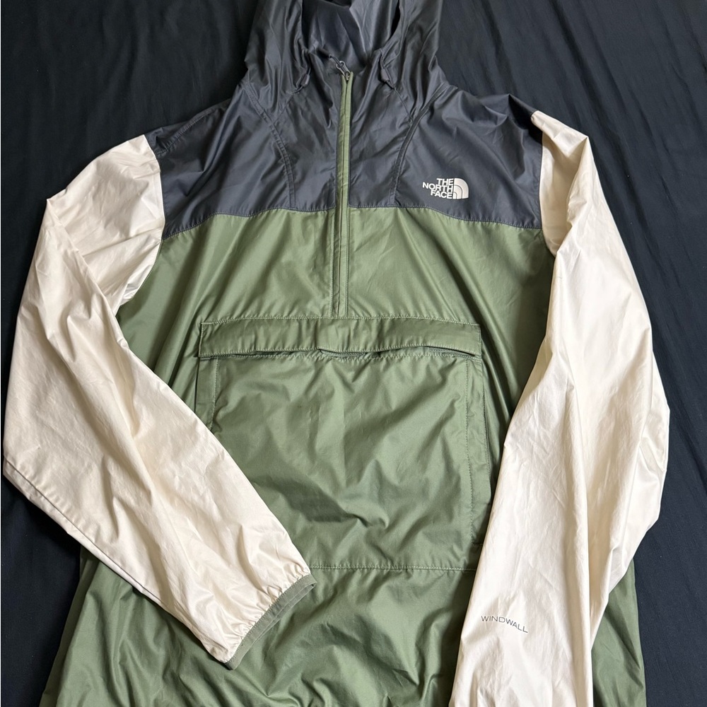 The North Face Men's Green and Gray windbreaker